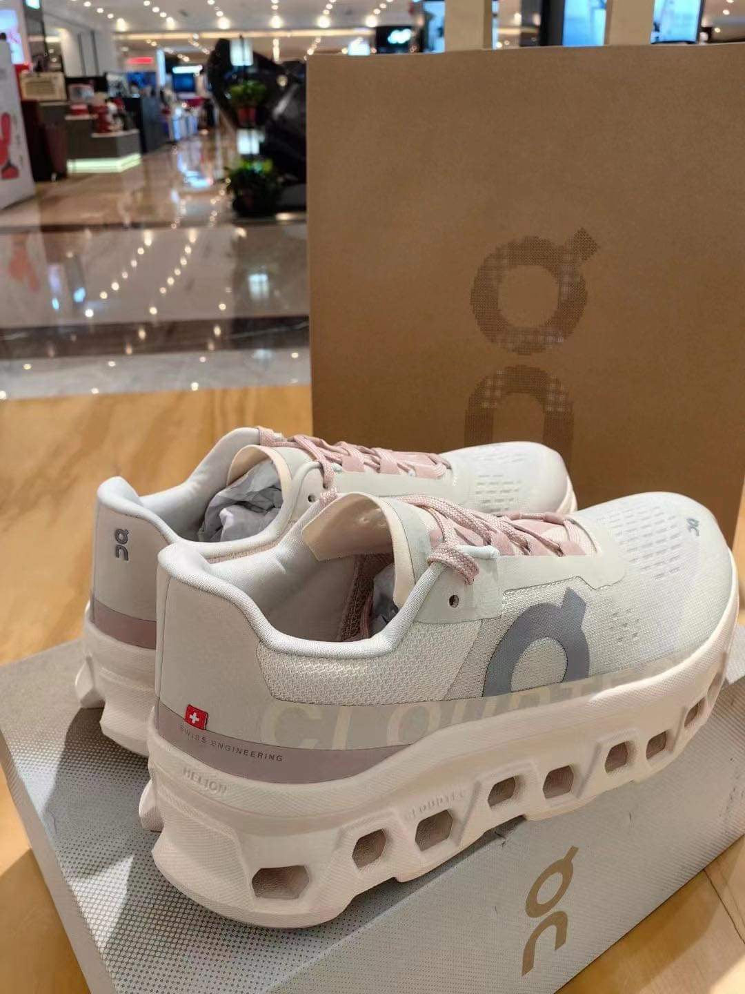PREORDER OC Sneakers