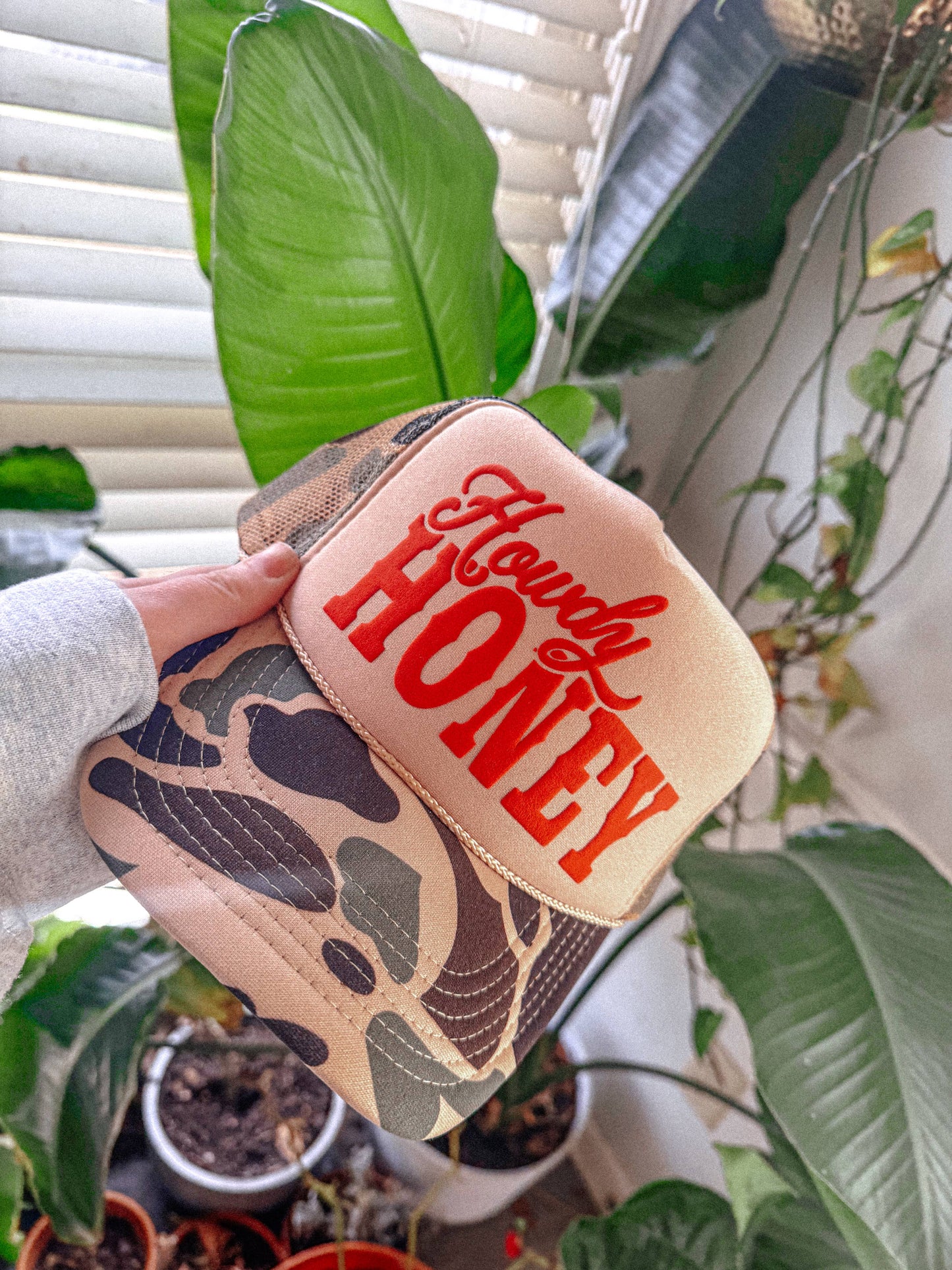 Howdy Honey, Western Trucker Hat: Tan/Camo